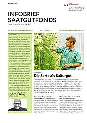 Das Foto auf der ersten Seite des Infobrief Saatgutfonds zeigt Kultursaat-Züchter Arne von Schulz mit blühenden Möhren.
