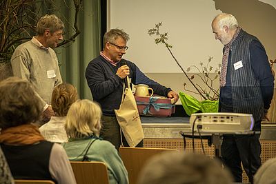 Verabschiedung von Gebhard Rossmanith während der Hauptversammlung der Bingenheimer Saatgut in Bingenheim 2022.